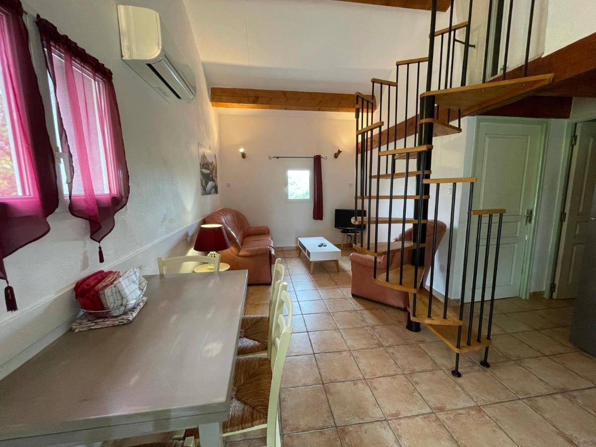 Village De Gites Mas De La Bastide 쥬와유스 외부 사진